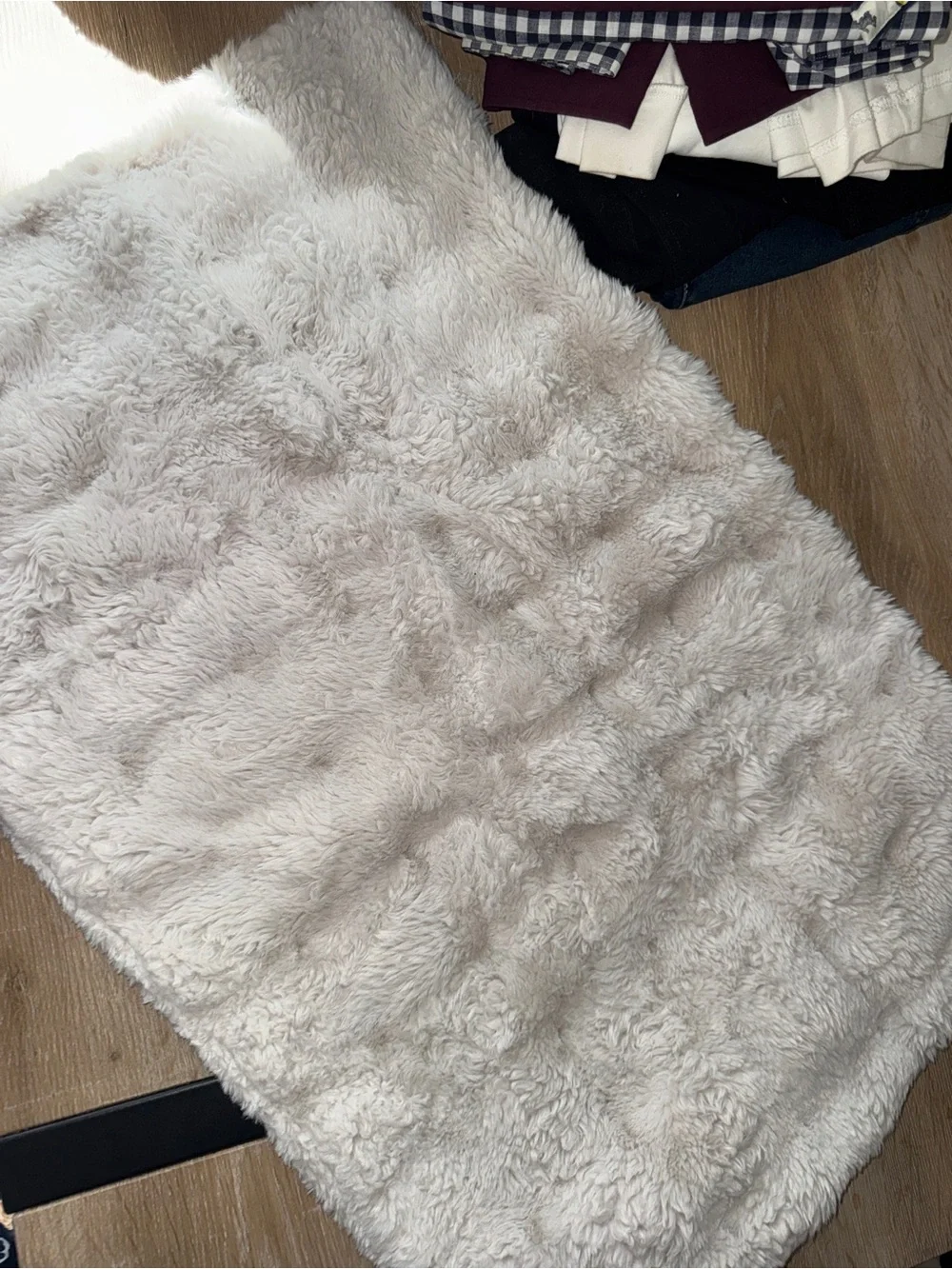 Frye Faux Fur Standard Pillow Shams — Set of 2 🤍🌸